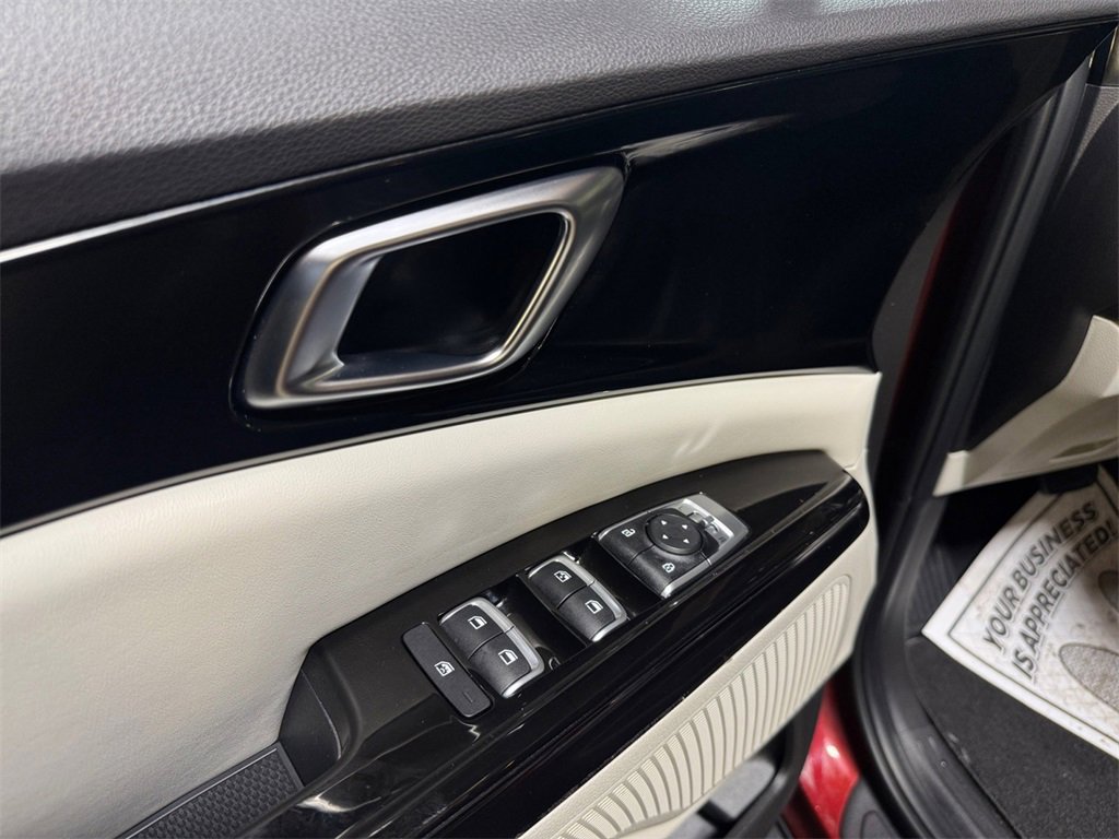 Certified 2024 Kia Carnival EX image 14