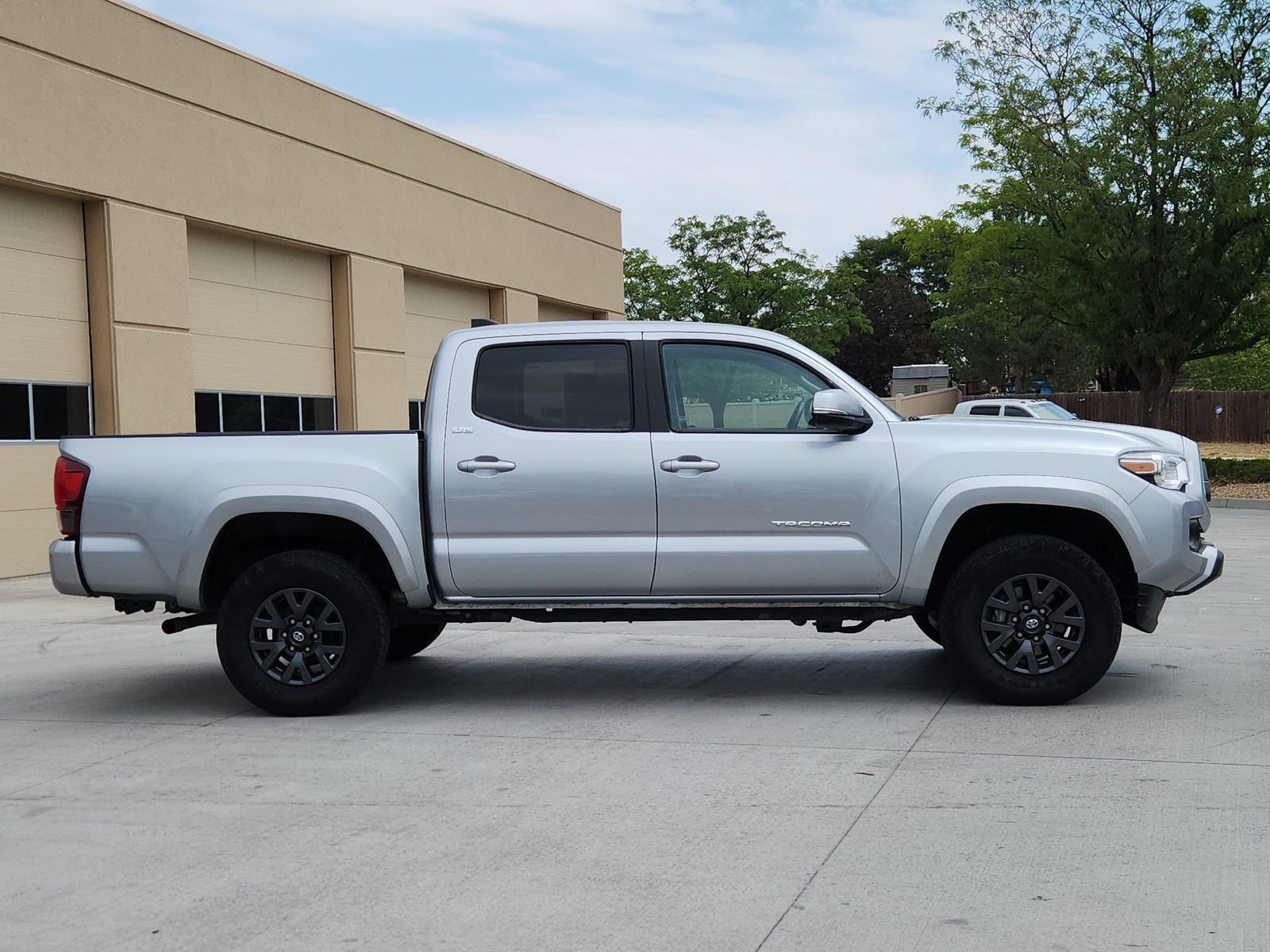 Used 2023 Toyota Tacoma SR5 w/ Technology Package AWD/4WD image 6