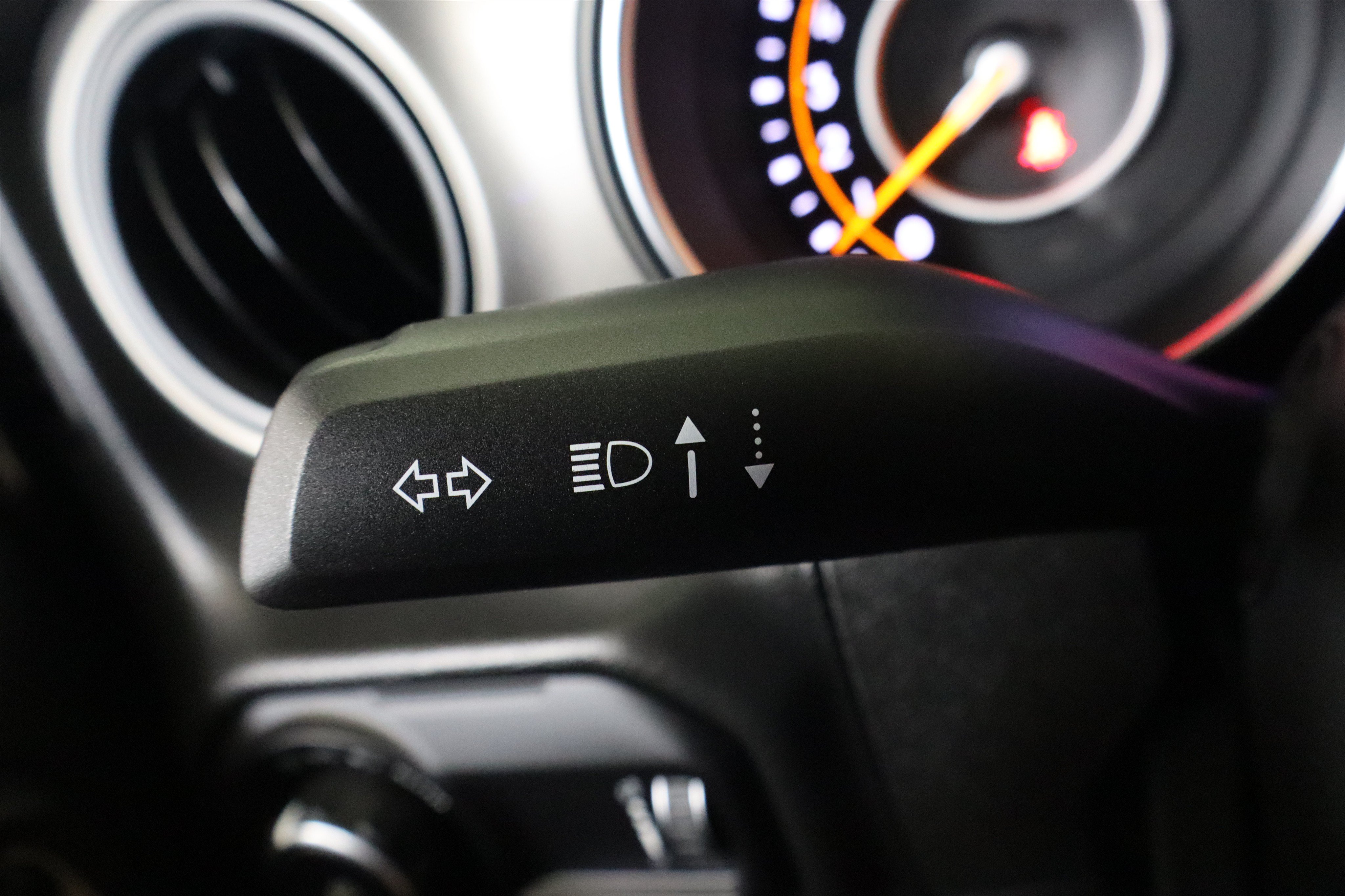 Used 2023 Jeep Wrangler Sport AWD/4WD image 30