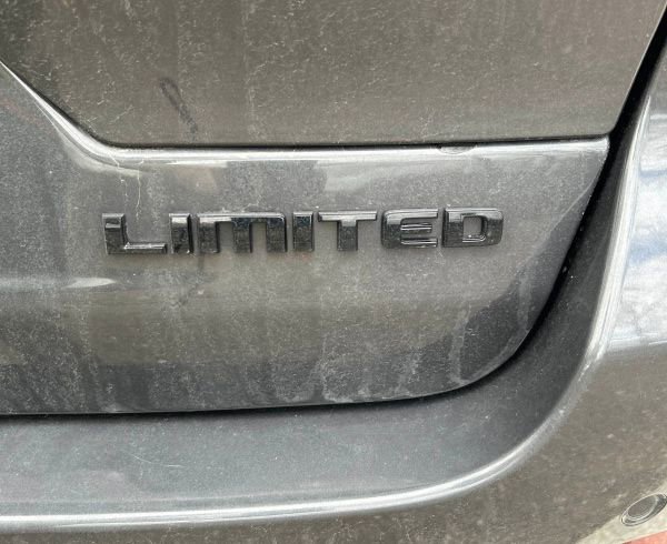 Used 2024 Jeep Grand Cherokee Limited w/ Black Appearance Package image 12