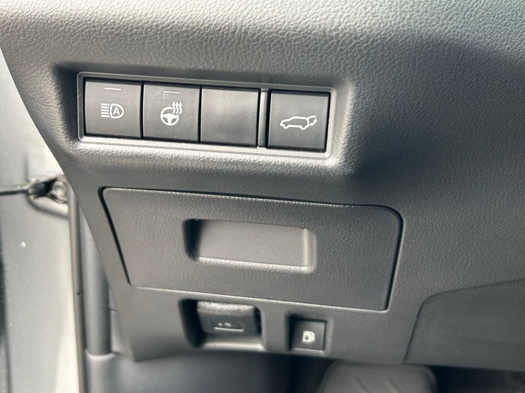 Used 2025 Toyota Grand Highlander AWD image 17
