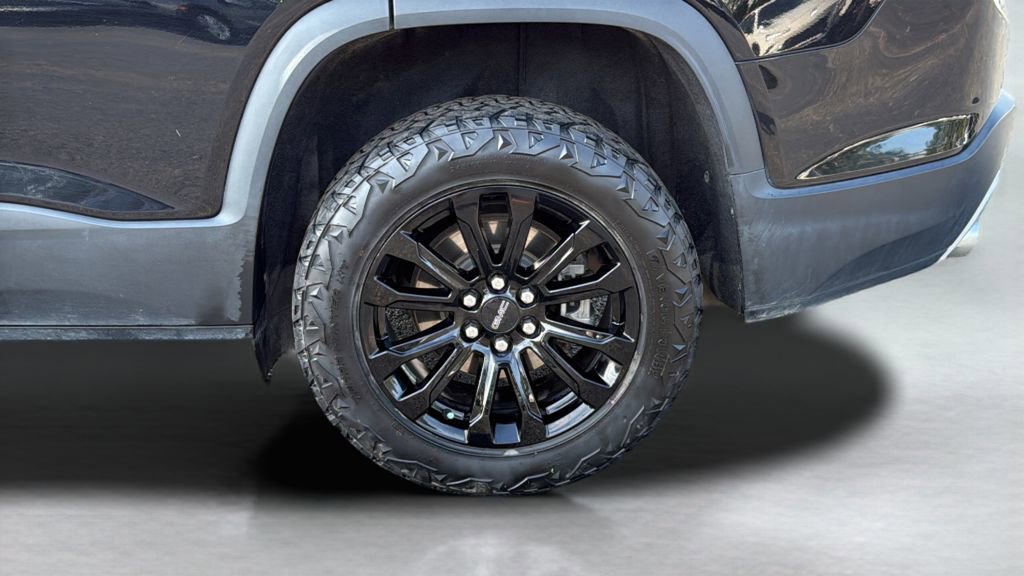 Used 2018 GMC Acadia SLE image 13