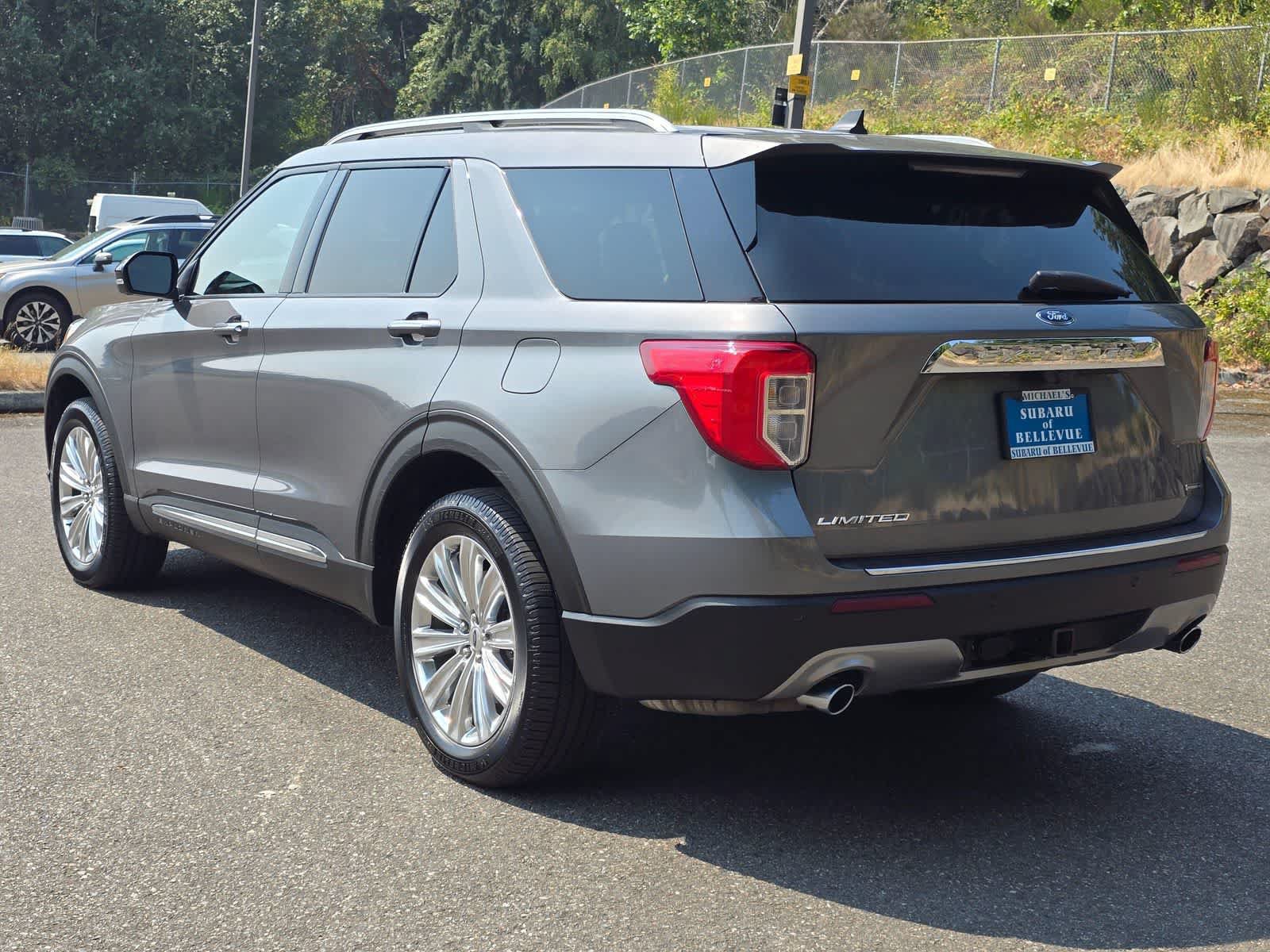 Used 2021 Ford Explorer Limited w/ Hybrid Equipment Group 310A AWD/4WD image 4