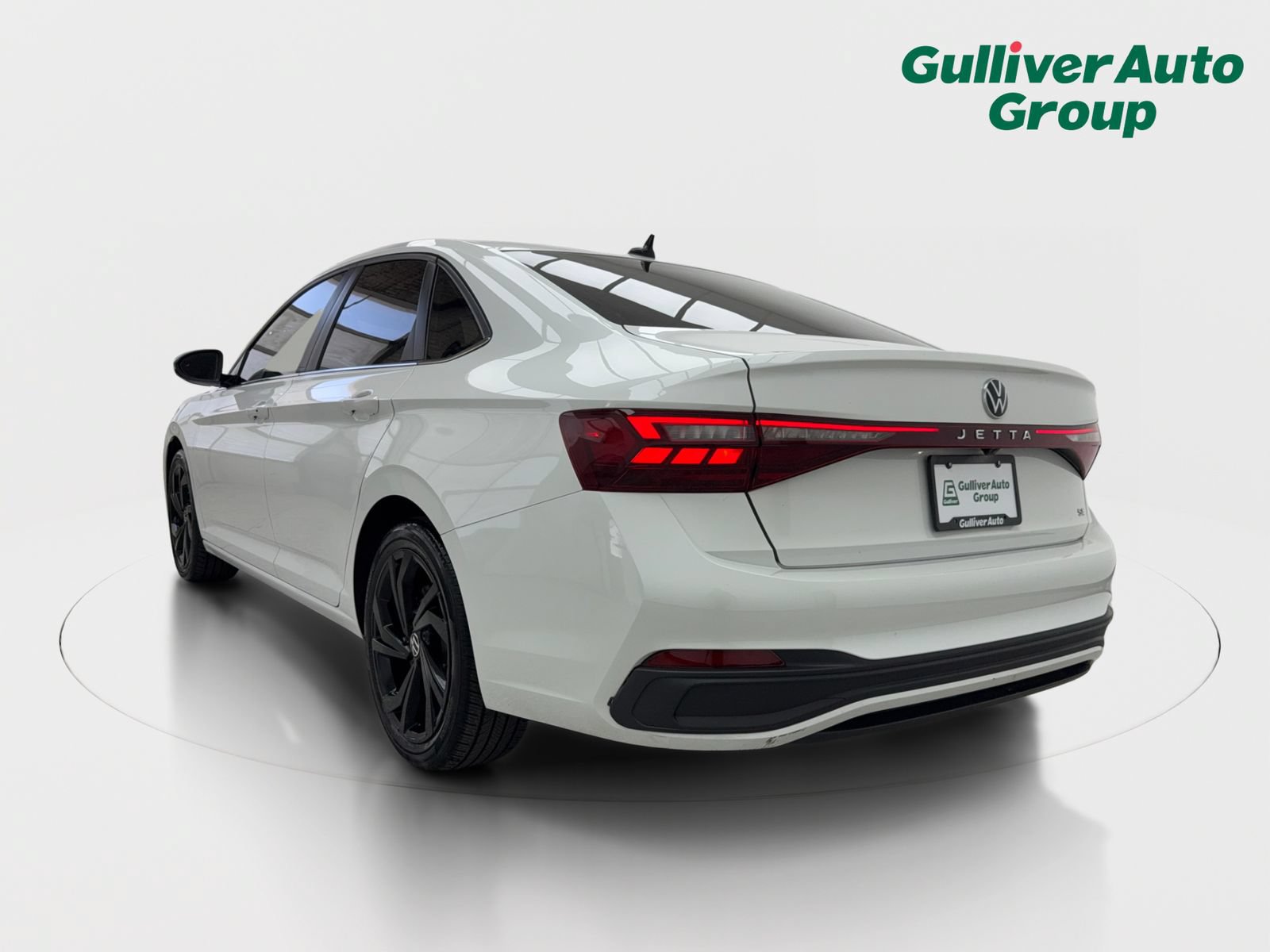 Used 2025 Volkswagen Jetta SE w/ Sunroof Package FWD image 5