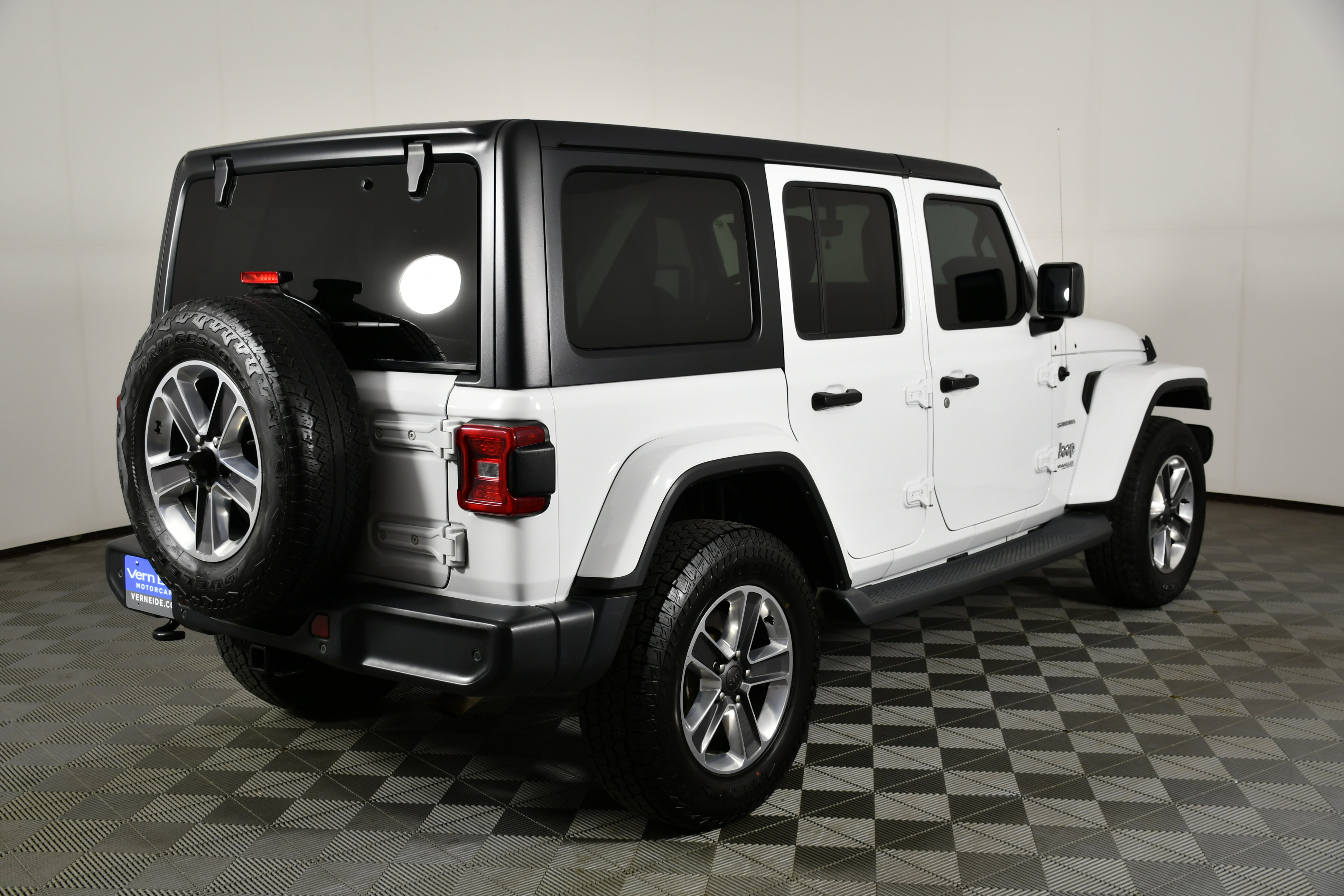 Used 2019 Jeep Wrangler Unlimited Sahara image 6