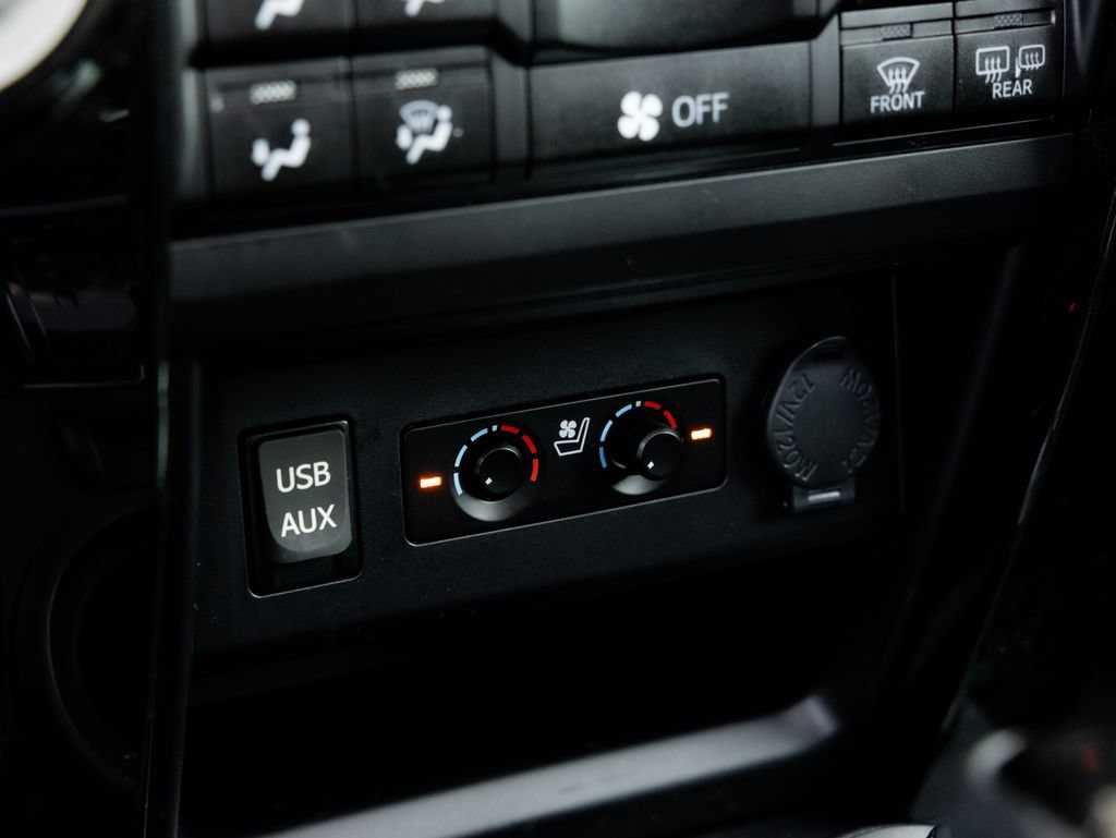 Used 2019 Toyota 4Runner Limited AWD/4WD image 25