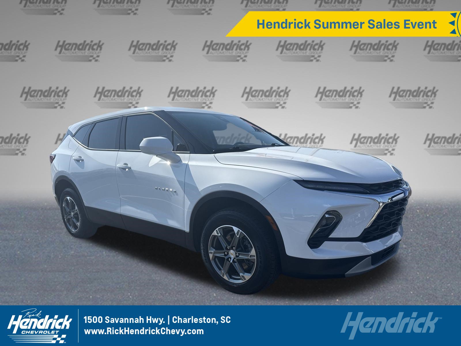 Used 2023 Chevrolet Blazer LT FWD image 1