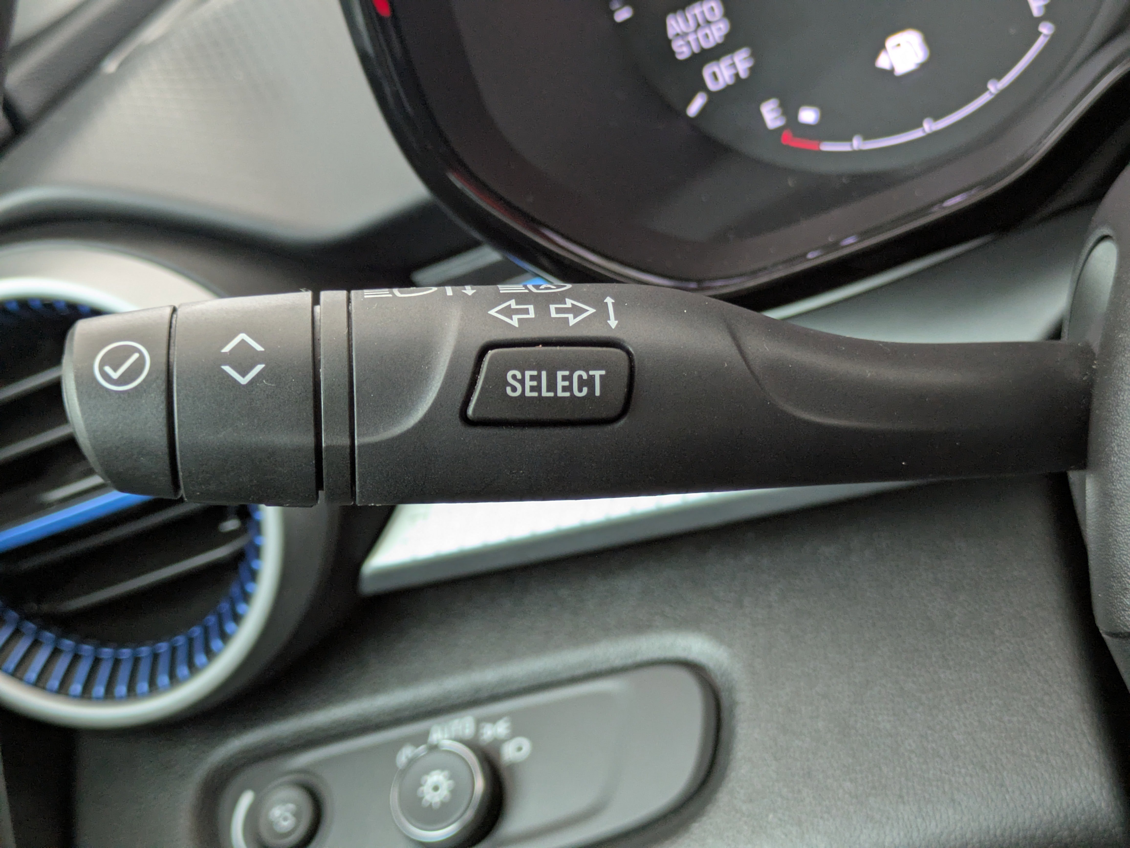 Used 2025 Chevrolet Trax LS FWD image 17