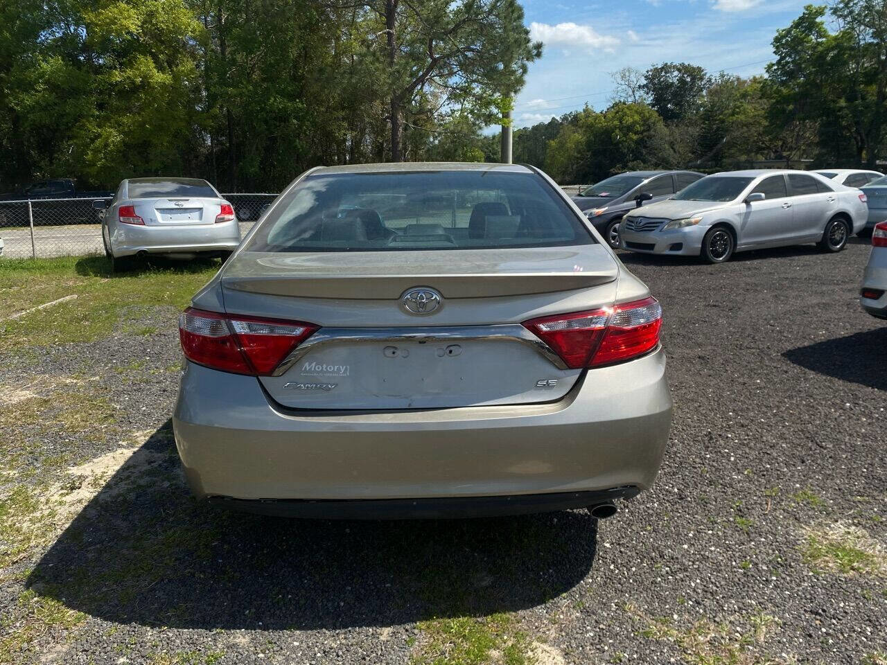 Used 2015 Toyota Camry SE image 7