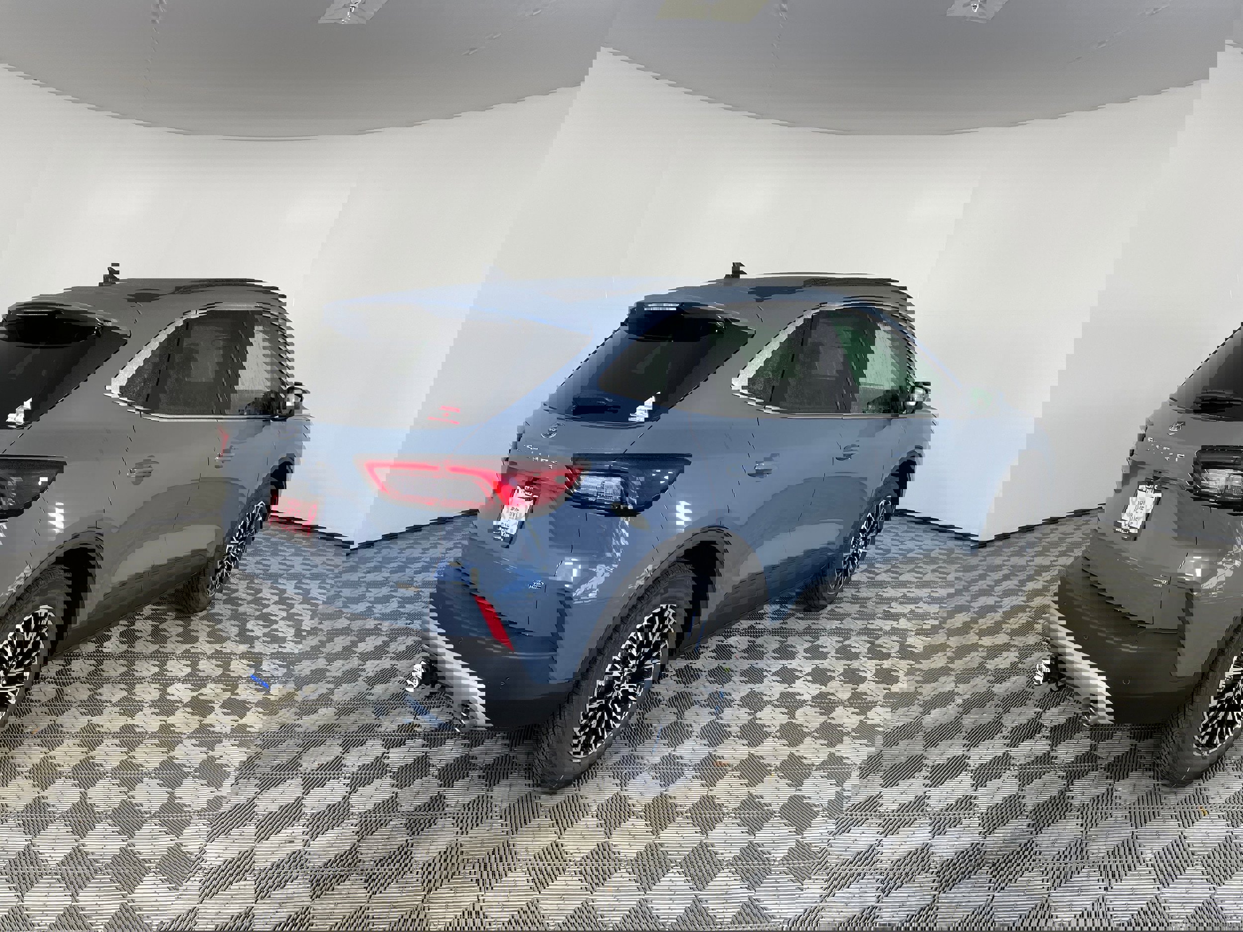 New 2025 Ford Escape SE w/ Class II Trailer Tow Package image 21