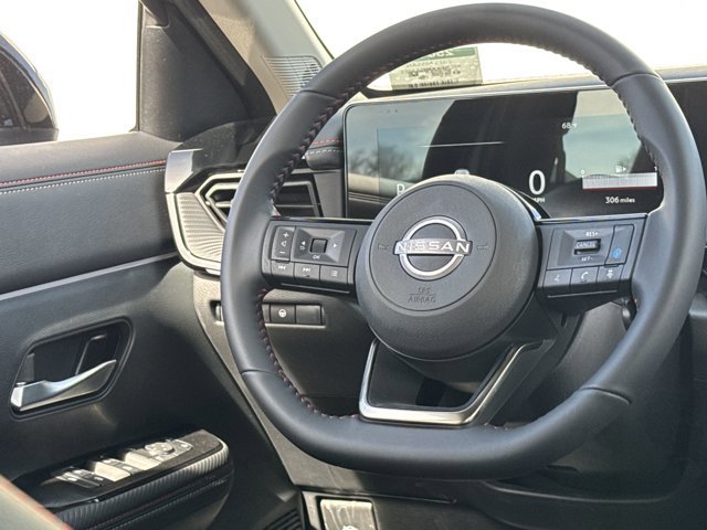 New 2025 Nissan Kicks SR image 31