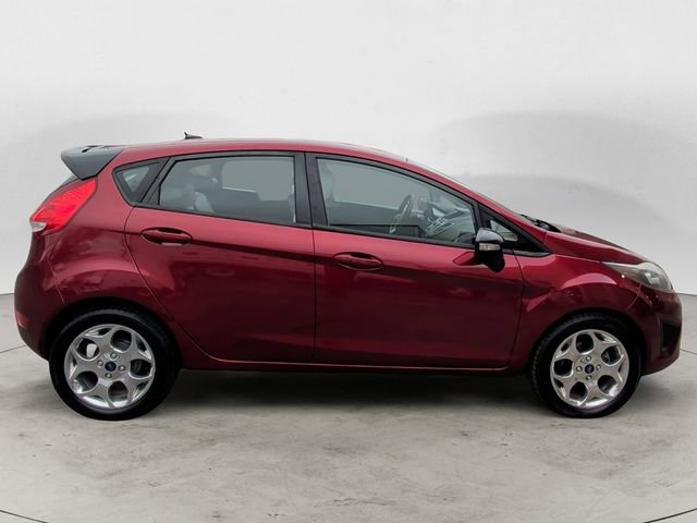 Used 2013 Ford Fiesta Titanium w/ Black Sport Appearance Pkg FWD image 6