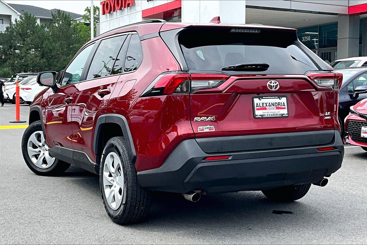 Used 2019 Toyota RAV4 LE w/ All Weather Liner Package AWD/4WD image 11