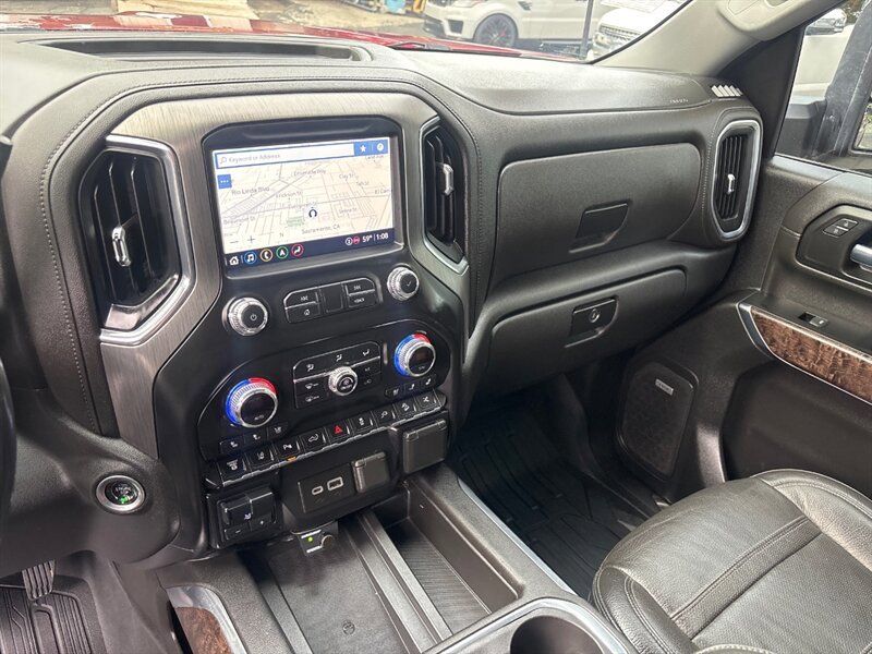 Used 2022 GMC Sierra 2500 Denali w/ Denali Ultimate Package AWD/4WD image 18