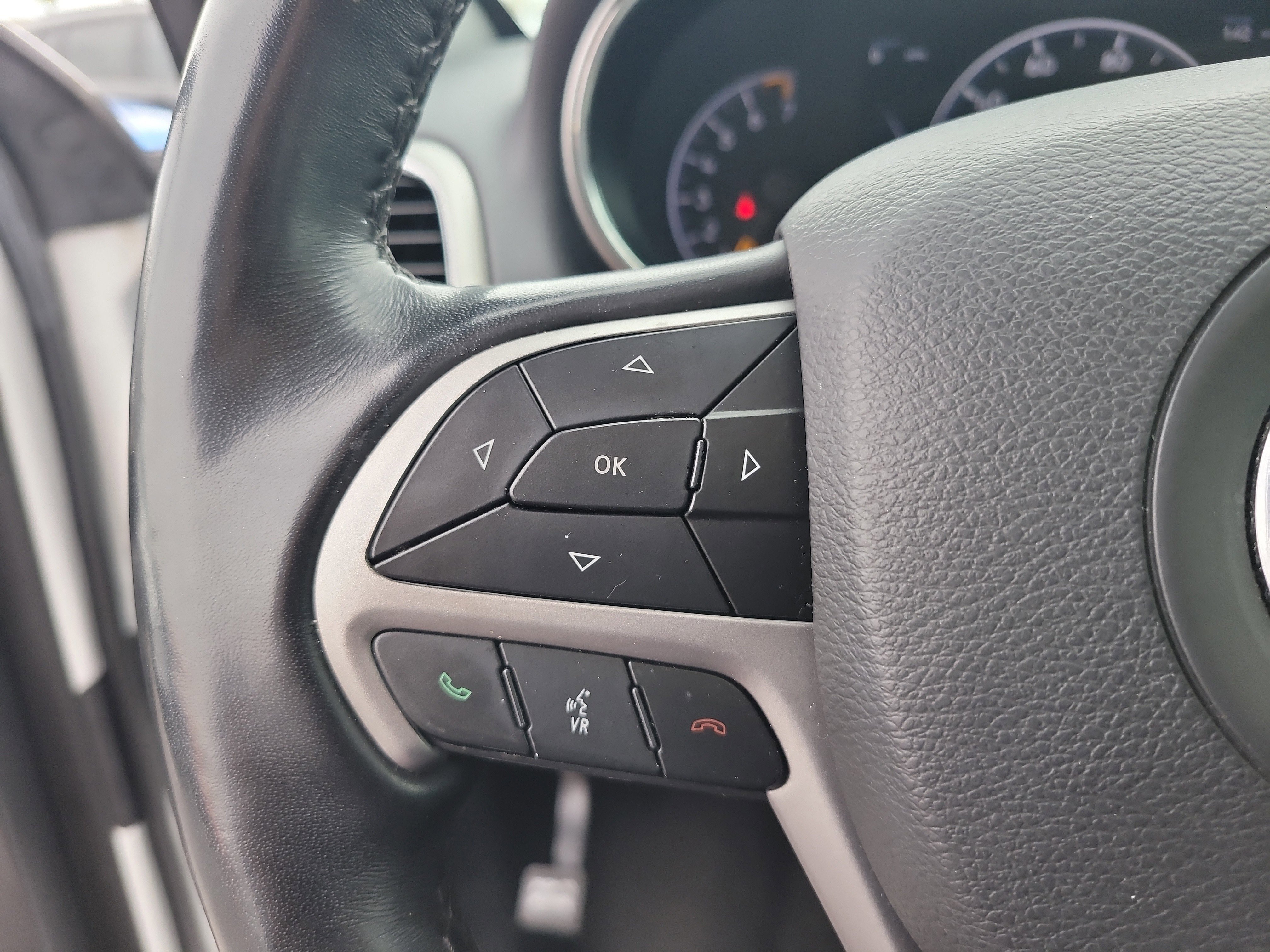 Used 2022 Jeep Grand Cherokee Limited image 27