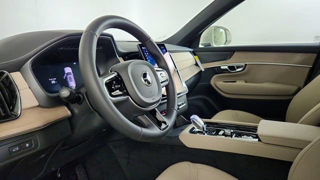 New 2026 Volvo XC90 T8 Plus w/ Protection Package Premier AWD/4WD image 12