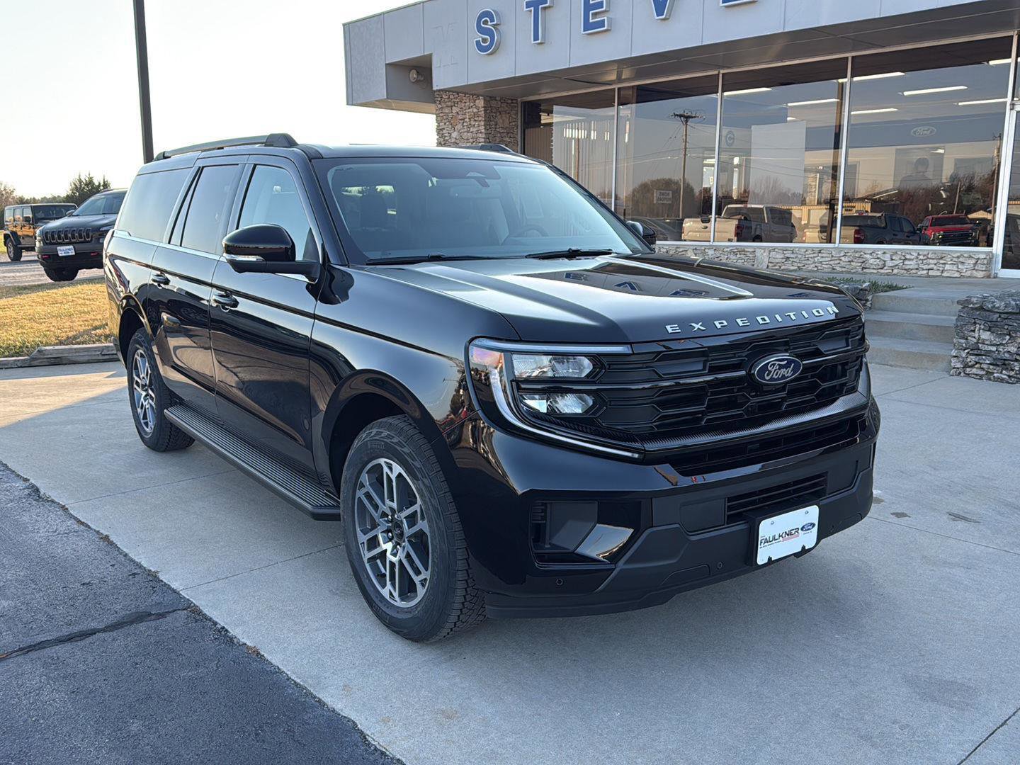 New 2025 Ford Expedition Max Active image 2