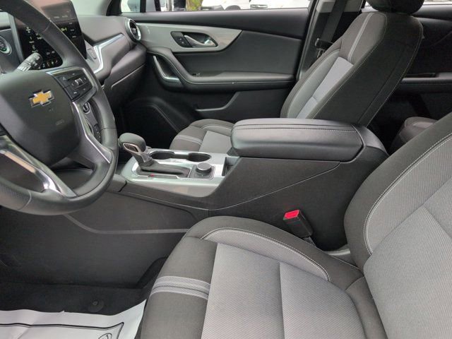 Used 2025 Chevrolet Blazer LT FWD image 24