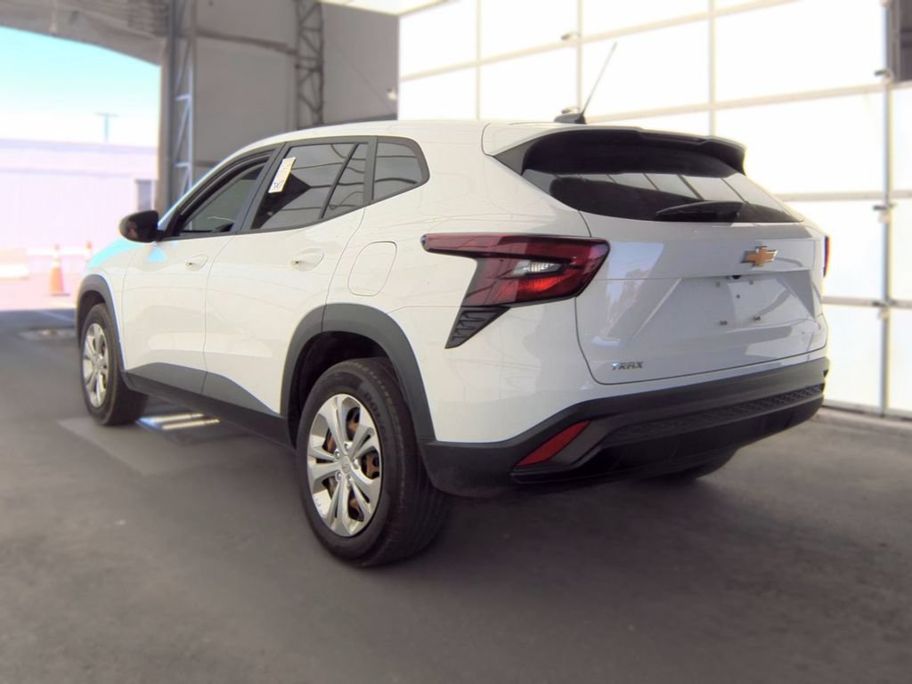 Used 2024 Chevrolet Trax LS FWD image 4