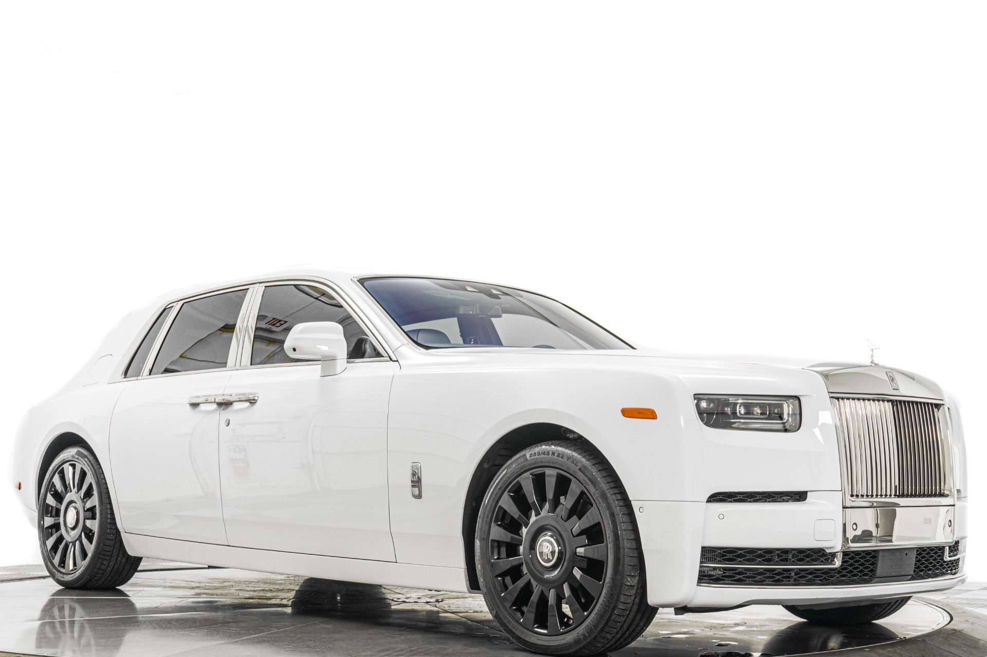 Used 2023 Rolls-Royce Phantom Sedan image 36