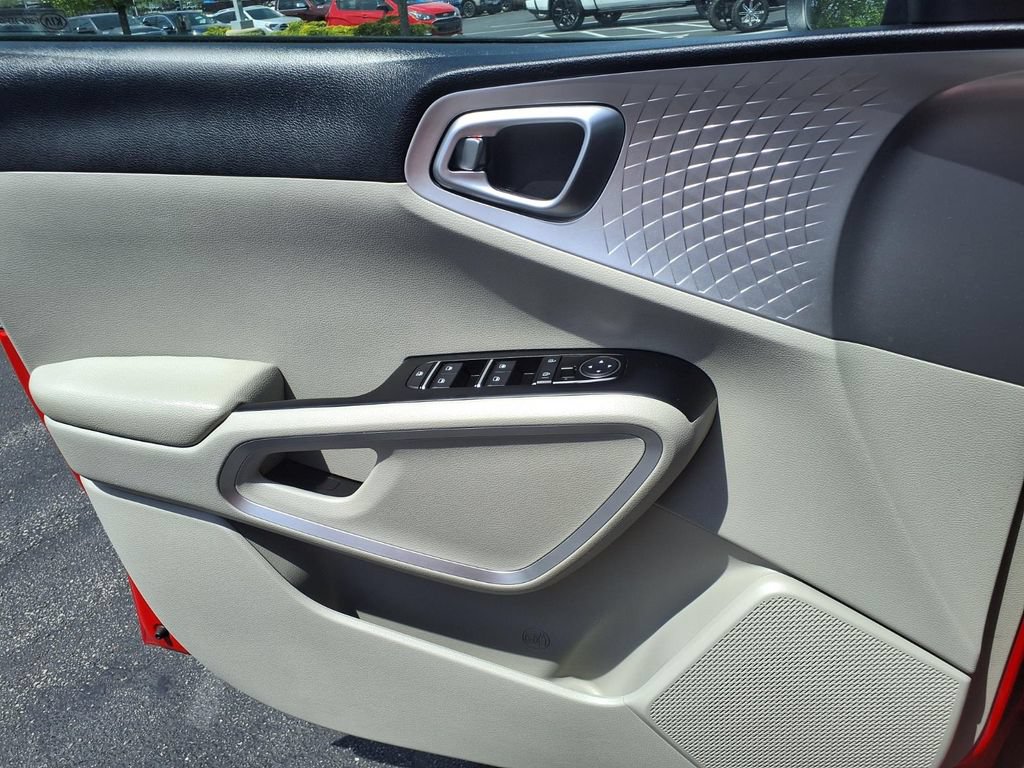 Used 2020 Kia Soul LX FWD image 17