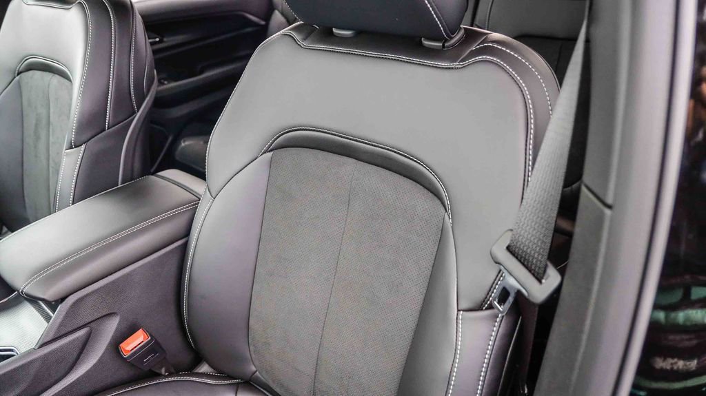 New 2025 Jeep Grand Cherokee L Altitude image 27