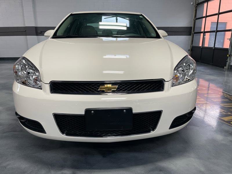 Used 2009 Chevrolet Impala SS w/ Convenience Package FWD image 5