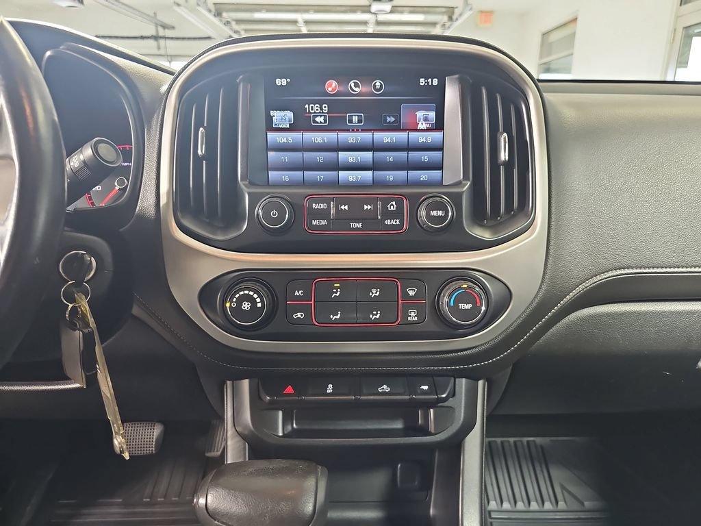 Used 2015 GMC Canyon SLE AWD/4WD image 25
