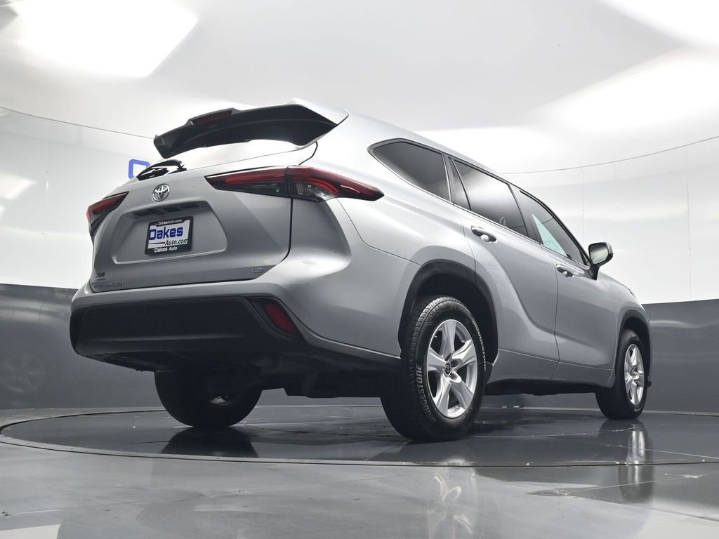 Used 2024 Toyota Highlander LE image 44