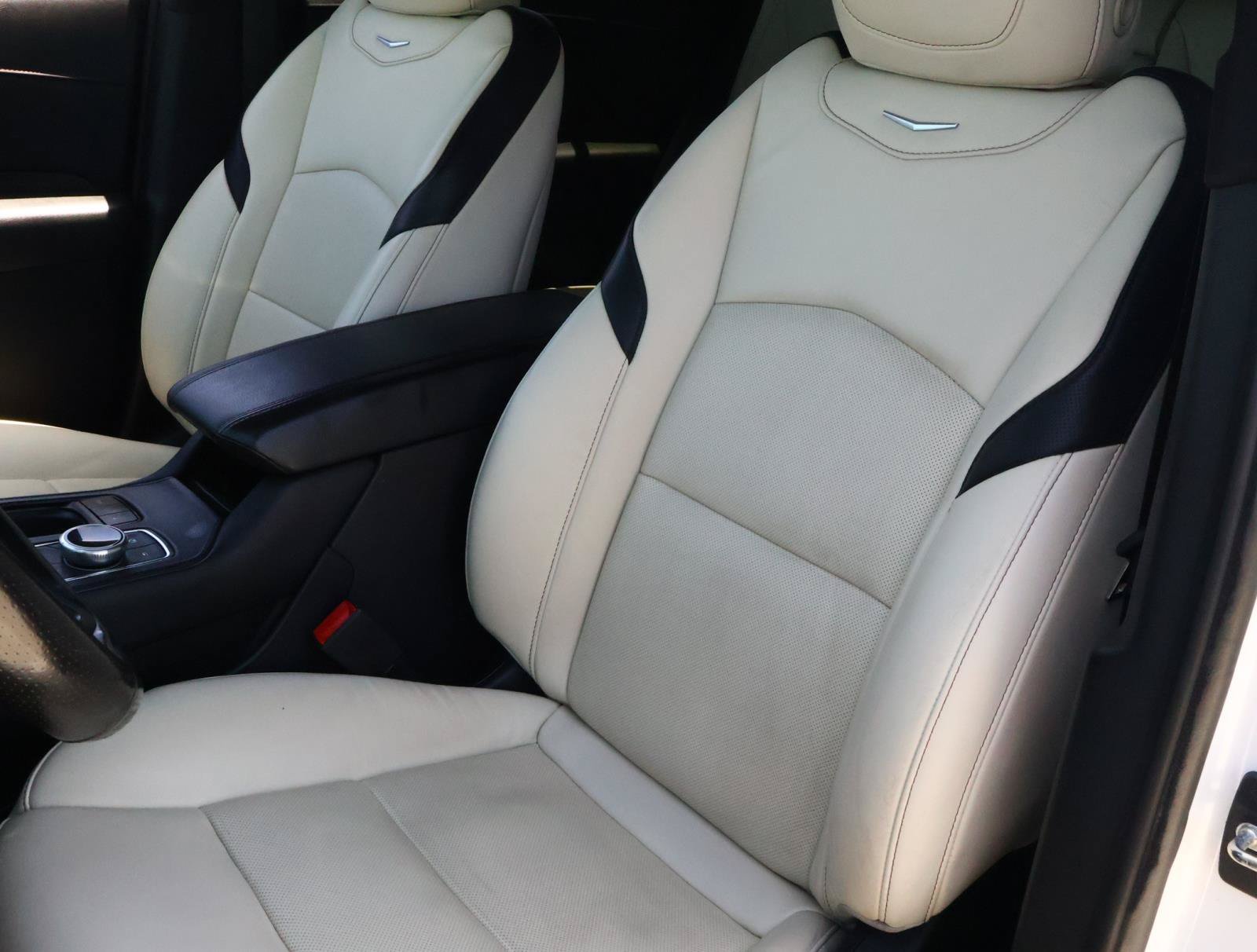 Certified 2023 Cadillac XT4 Sport FWD image 17