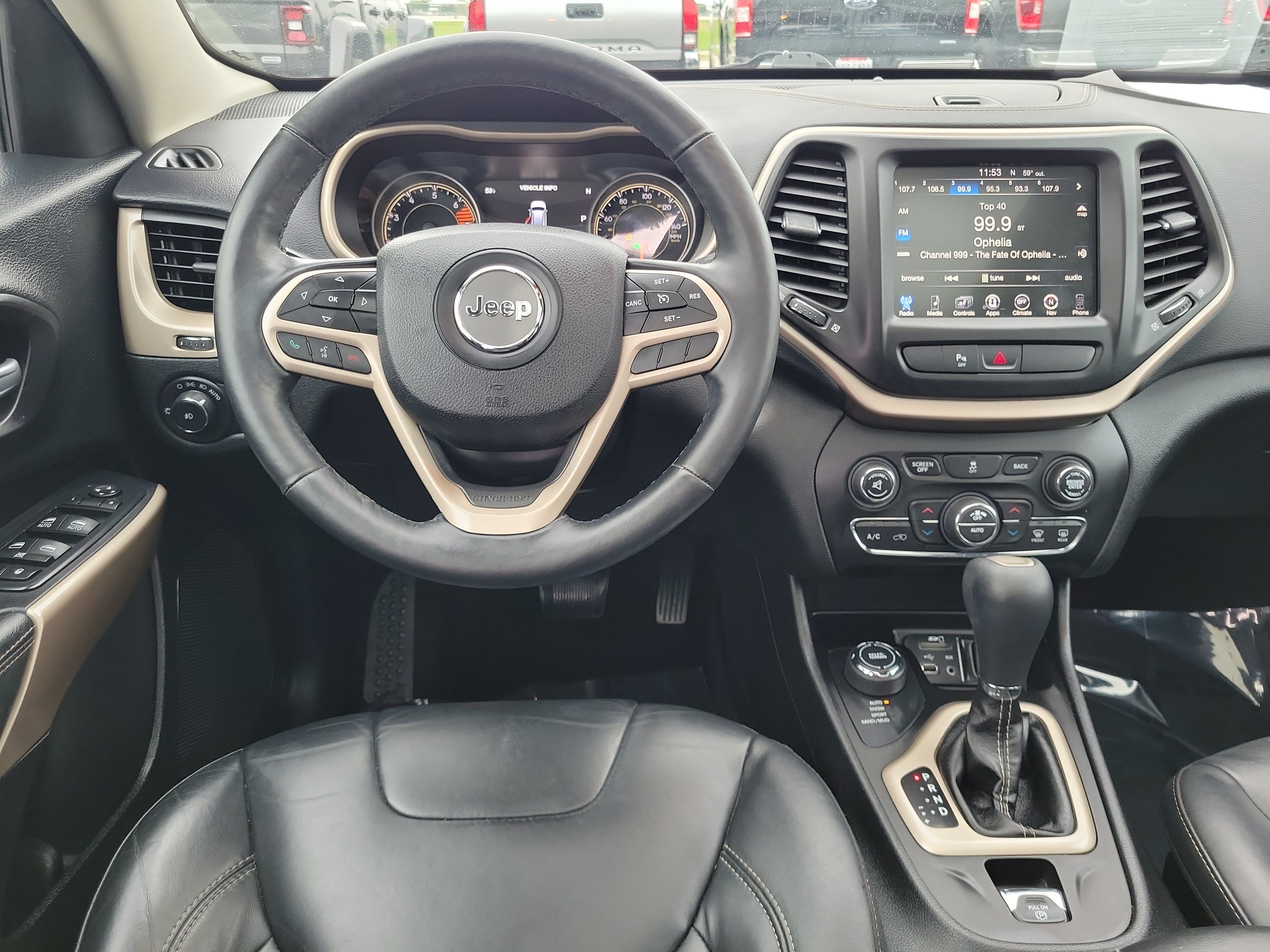 Used 2017 Jeep Cherokee Limited AWD/4WD image 10