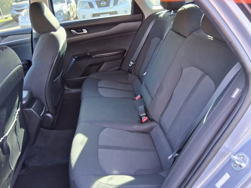 Used 2021 Kia K5 LXS FWD image 8