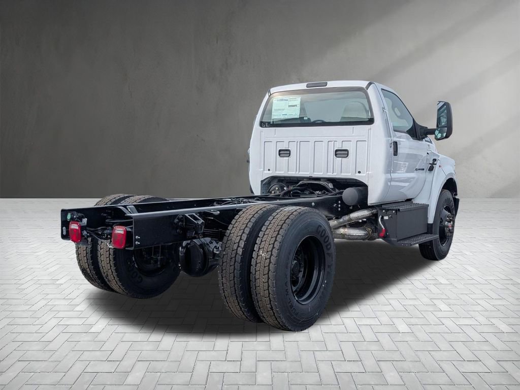 New 2025 Ford F750 2WD Regular Cab Super Duty image 16