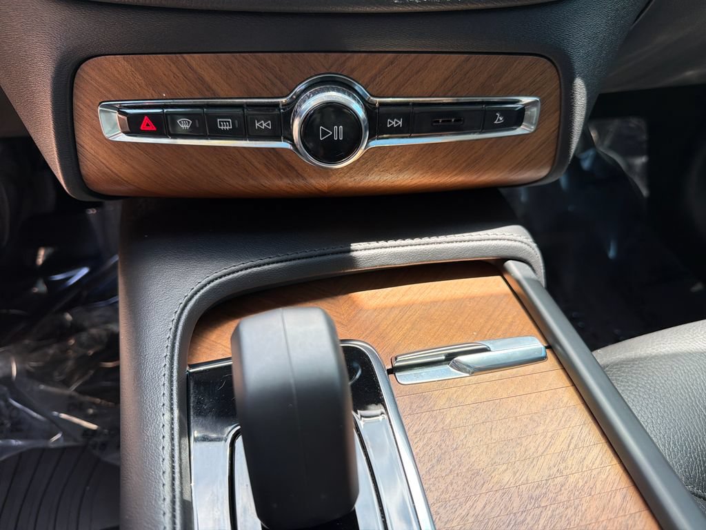Used 2023 Volvo XC90 B5 Plus w/ Protection Package Premier AWD/4WD image 28