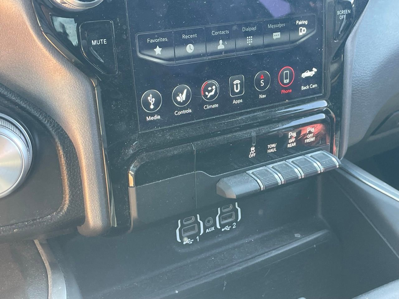 Used 2021 RAM 1500 Laramie w/ Sport Appearance Package image 9