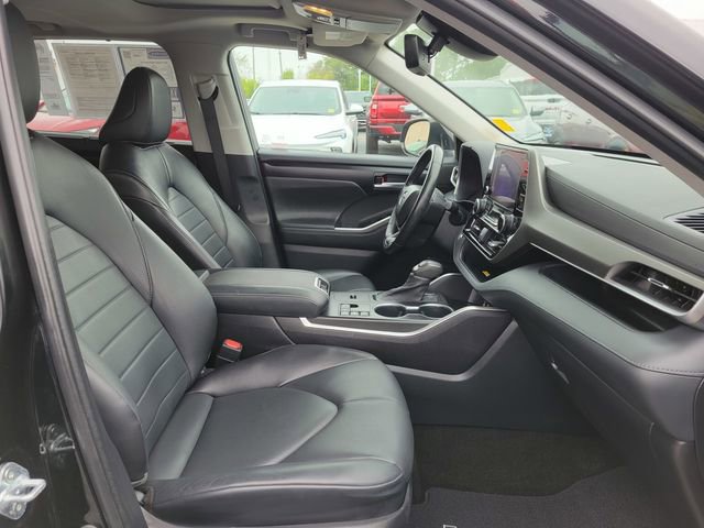 Used 2023 Toyota Highlander XLE image 21