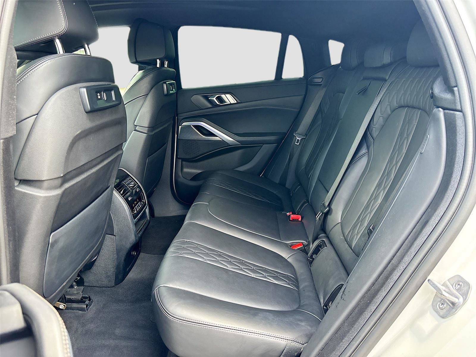 Used 2023 BMW X6 xDrive40i image 27