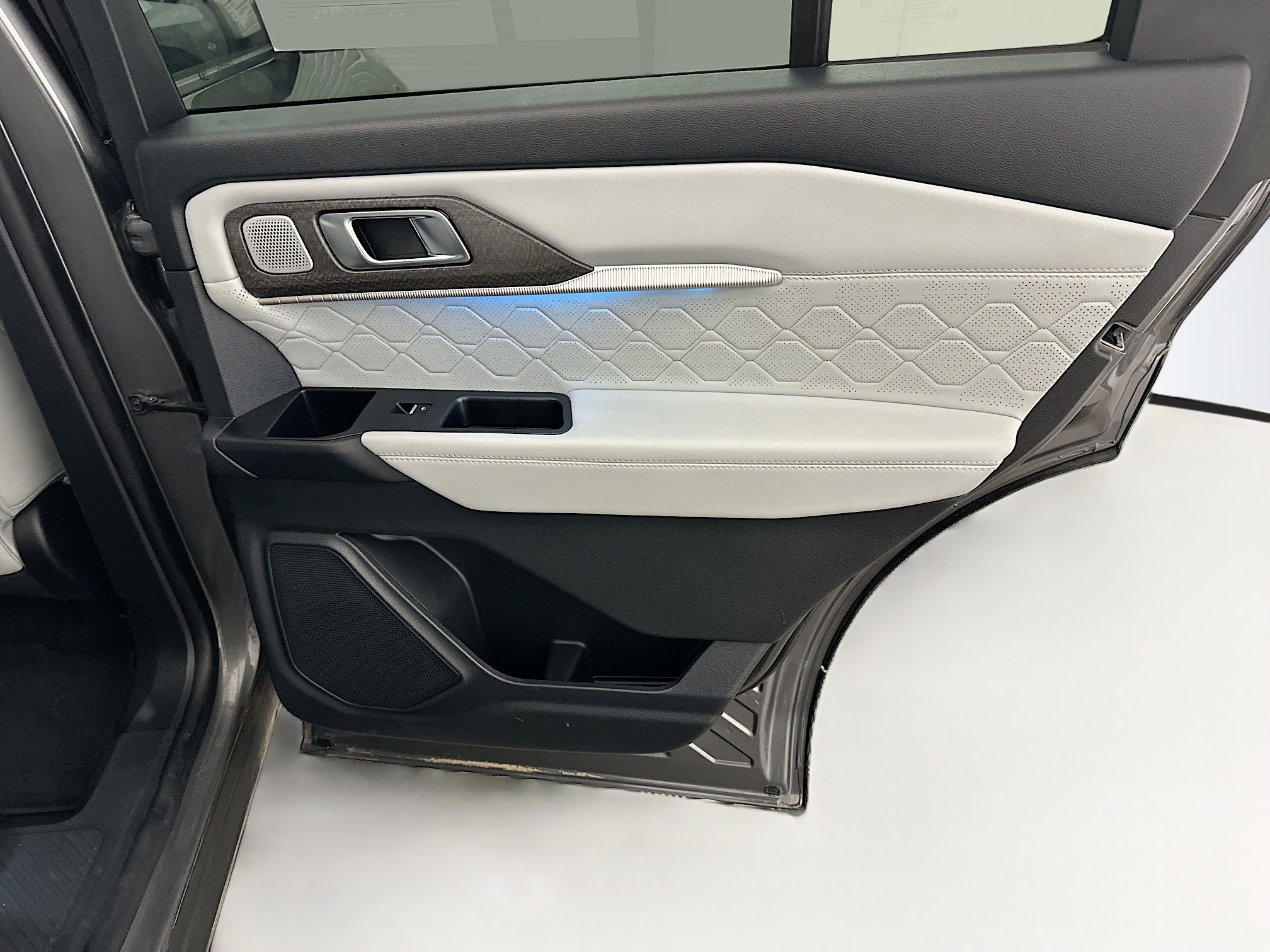 Used 2025 Ford Explorer Platinum w/ LUX Leather Package image 33