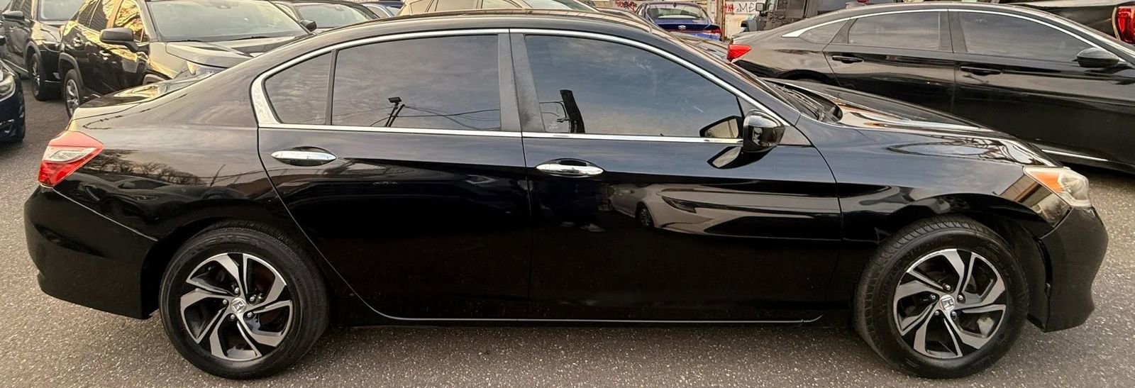 Used 2017 Honda Accord LX image 4