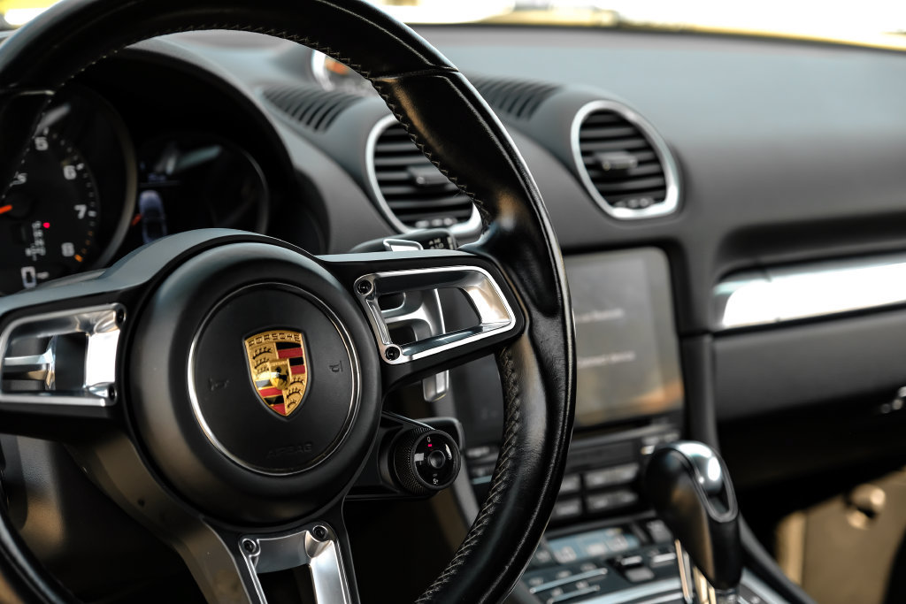 Used 2018 Porsche 718 Boxster GTS RWD image 16