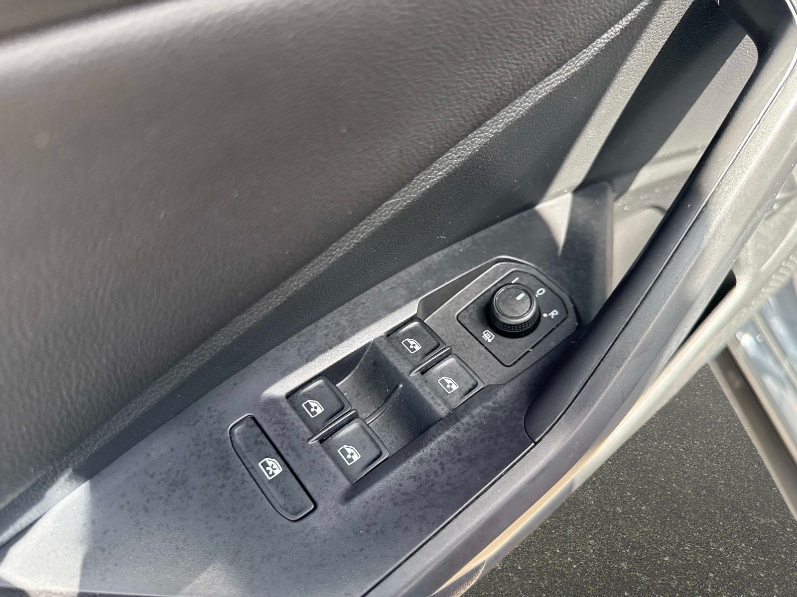 Used 2019 Volkswagen Jetta R-Line FWD image 17