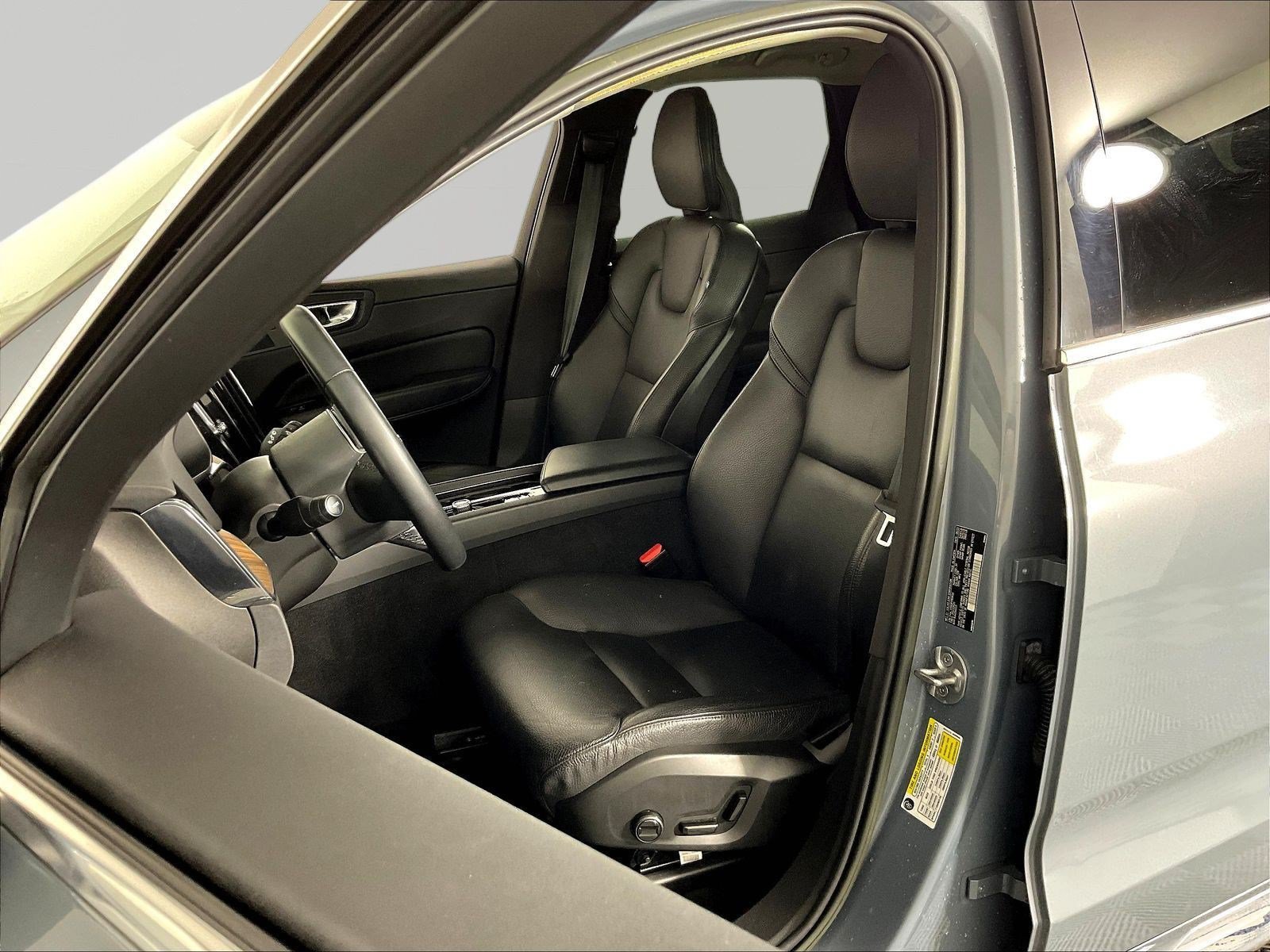 Used 2023 Volvo XC60 B5 Plus w/ Climate Package AWD/4WD image 20