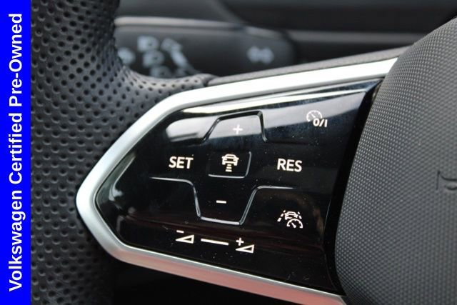 Used 2024 Volkswagen Tiguan SE R-Line image 31