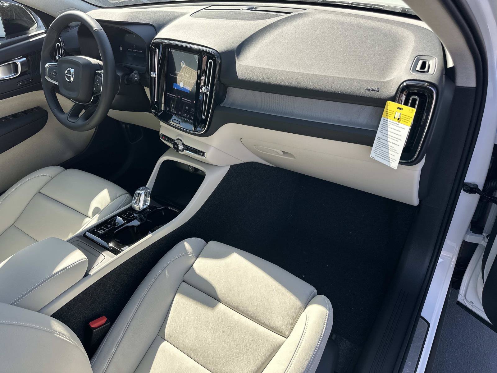 New 2026 Volvo XC40 B5 Plus w/ Protection Package Premier AWD/4WD image 21