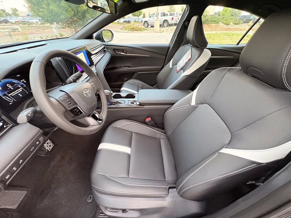Used 2026 Toyota Camry Hybrid FWD image 10