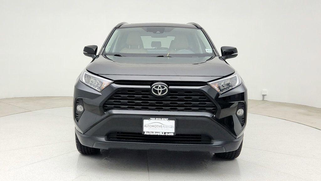 Used 2020 Toyota RAV4 XLE Premium image 2