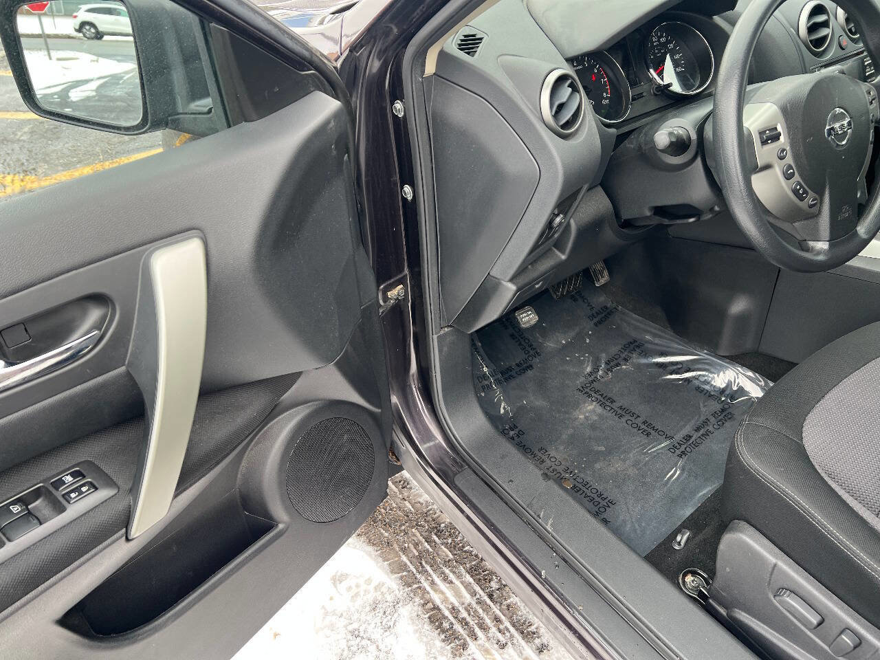 Used 2012 Nissan Rogue SV image 16