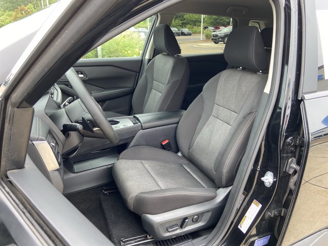 Used 2024 Nissan Rogue SV FWD image 18
