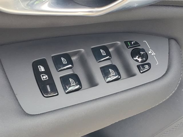 Certified 2025 Volvo XC90 B6 Plus AWD/4WD image 13