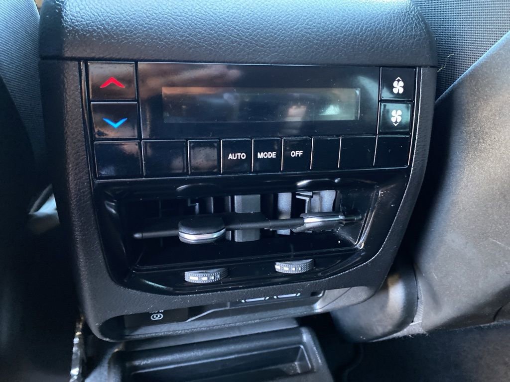 Used 2023 Jeep Grand Cherokee L Laredo image 21